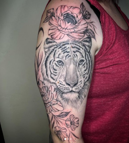 Painted Temple : Tattoos : Nature Animal : Dayton Smith Tiger and Flowers