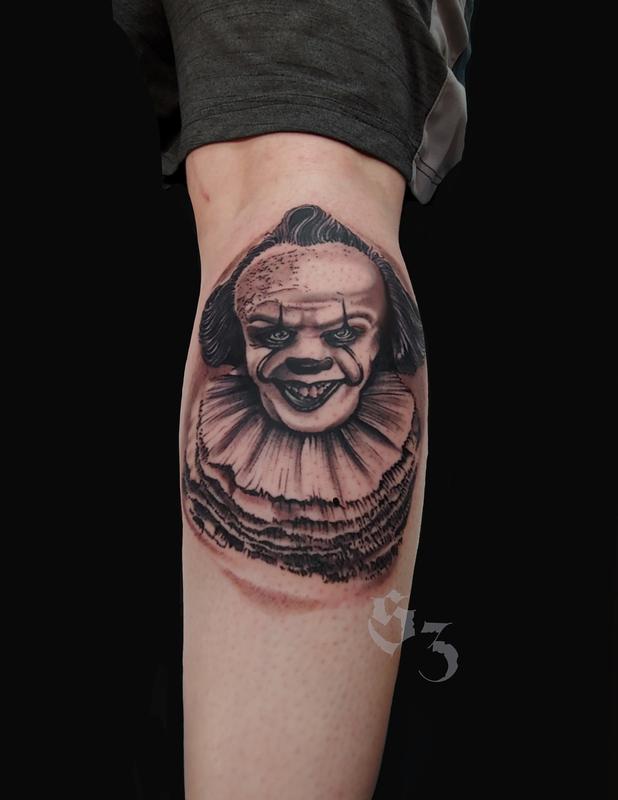 Painted Temple : Tattoos : Black and Gray : Quade Dahlstrom Pennywise