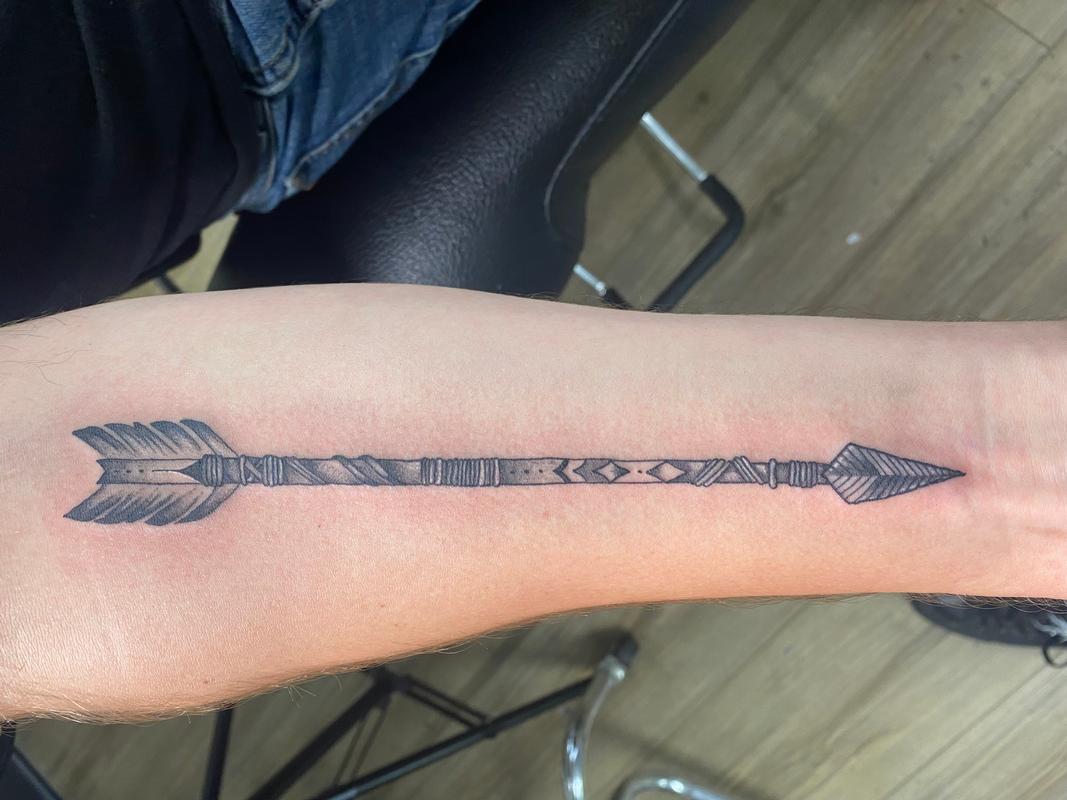 Arrow By JORDAN HALLIN PORTLAND Tattoos arrow-by-jordan-hallin-portland-tattoos