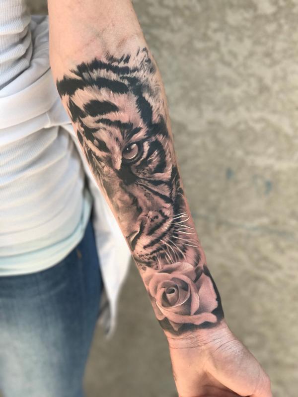 Mizu : Tattoos : Sleeves : Eye of the tiger