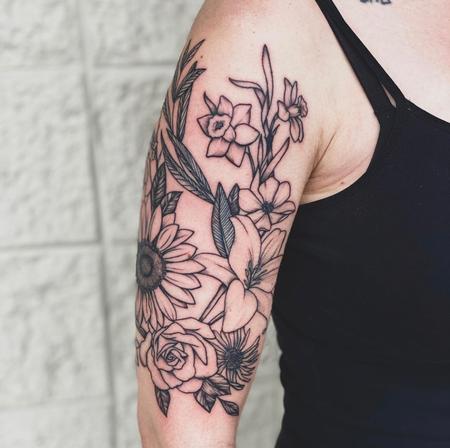 25 Female Sleeve Tattoo Designs and Ideas  EntertainmentMesh