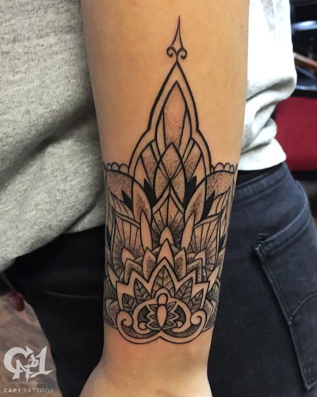 chris jones tattooer on Tumblr: Half Mandala on the wrist for Louise,  thankyou! Done @vicmarkettattoo - - - - - - - - - - #chrisjonestattooer  #vicmarkettattoo...
