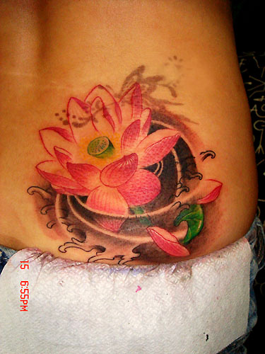 45 Fantastic Lotus Tattoos On Thigh