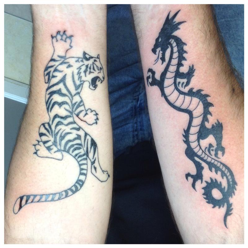 Image result for tattoo on david carradines arms in tv show Kung Fu   Tatuaje de tigre japonés Tatuaje de dragón Tatuaje de tigre