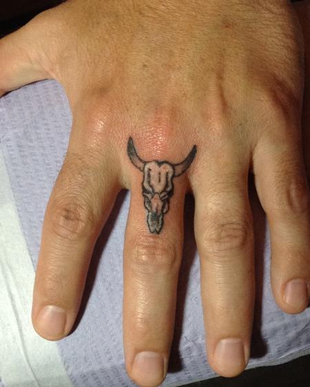 Hand Tattoos: What You Need to Know and Super Sweet Designs - FreshTrends  Blog