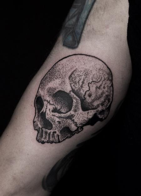Tattoo uploaded by Claude • Skull tattoo #skull #skulltattoo #linework  #etching #woodcut #blackwork #hamburg #anatomy • Tattoodo