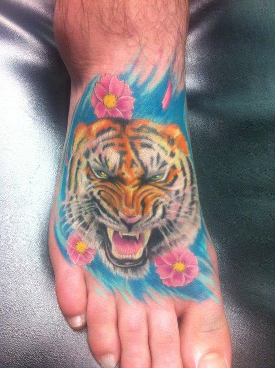 Tiger Paw Tattoos  Photos of Works By Pro Tattoo Artists at theYoucom