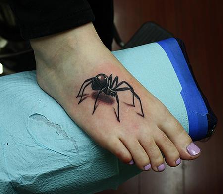 3D Spider Tattoo tutorial with $20 Machine | Black and gray spider tattoo -  YouTube