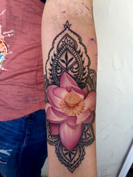 Lotus henna Mallory Swinchock: TattooNOW