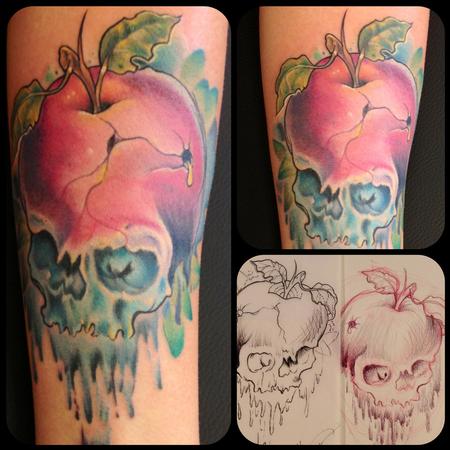 skull apple tattoo
