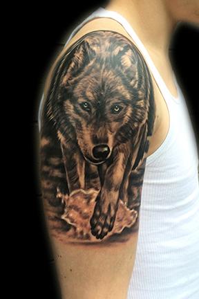 25 wild wolf tattoos for men | Wolf tattoos, Wolf tattoos men, Wolf tattoo  design