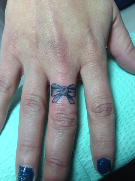 28 GORGEOUS Tiny Finger Tattoo Ideas - News -