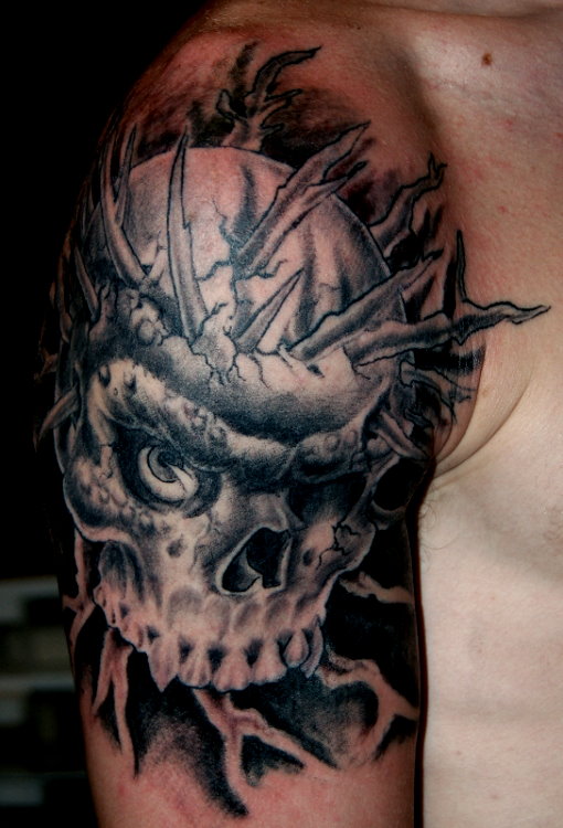 Broken Skull by Vinny Burkhart TattooNOW