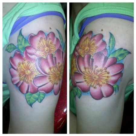 Shoulder Flowers by Duffy Fortner: TattooNOW