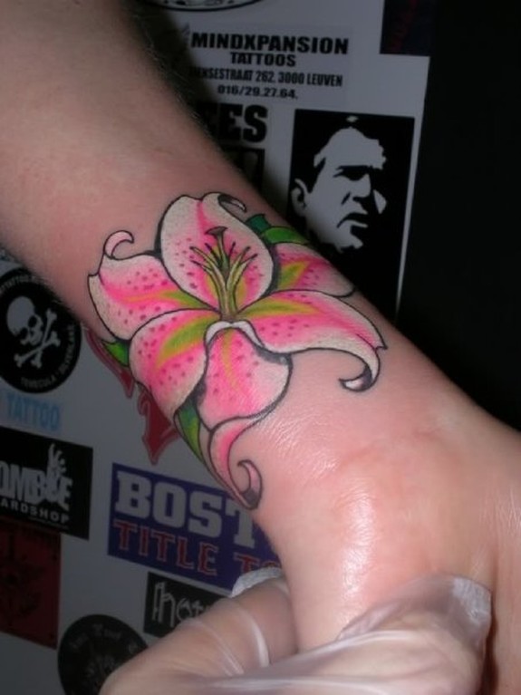 34 Awesome Wrist Flower Tattoos