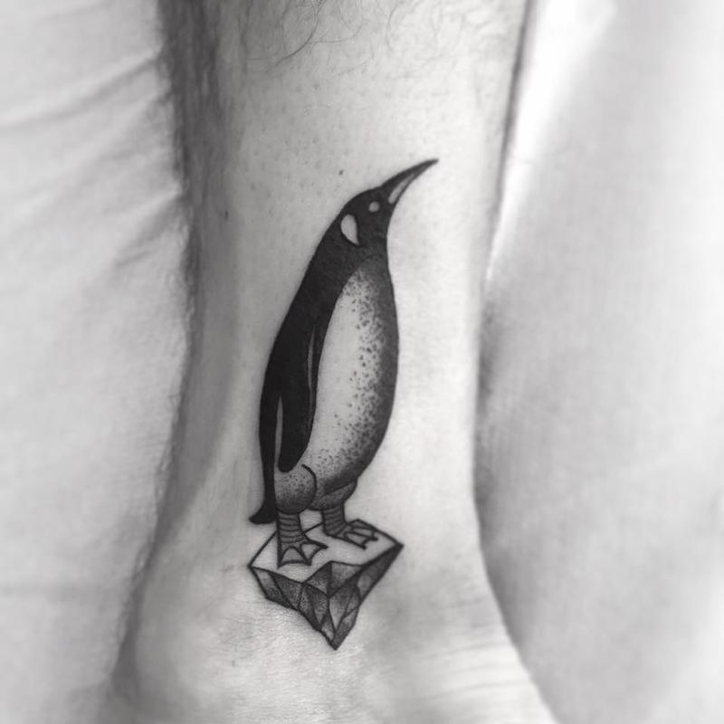 9 Heartwarming Penguin Tattoo Designs That Will Warm Your Soul