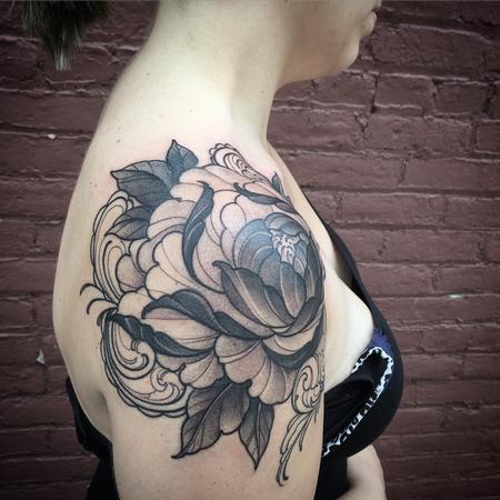 Tattoo uploaded by Alex Wikoff • Beautiful shoulder cap by Yuuz Tattooer  (via IG-yuuztattooer) #floral #flowers #color #illustrative  #japaneseinspired #yuuztattooer • Tattoodo