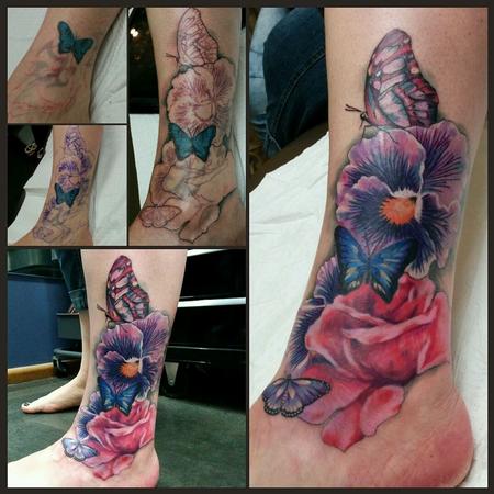Ankle piece and cover up ✨💕 #tattoo #coveruptattoo #ankletattoo #flor... |  TikTok