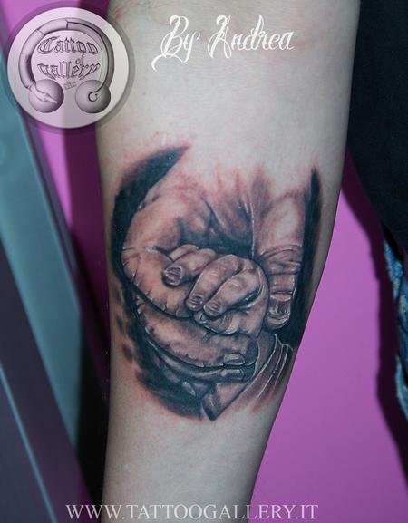 Mano di bambina by Andrea! by Andrea Tartari: TattooNOW