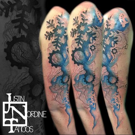 Snowflake tattoo - Sisterhood - Tatau Tattoo & Piercing Studio | Facebook
