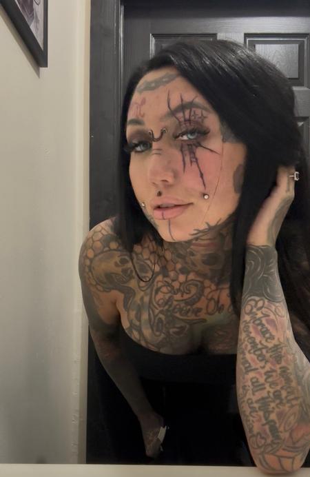 Jaisy Ayers (WOODLANDS TX) - Eye dark ornamental