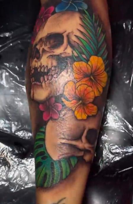 Vicente Marrero (WOODLANDS) - Skull flowers