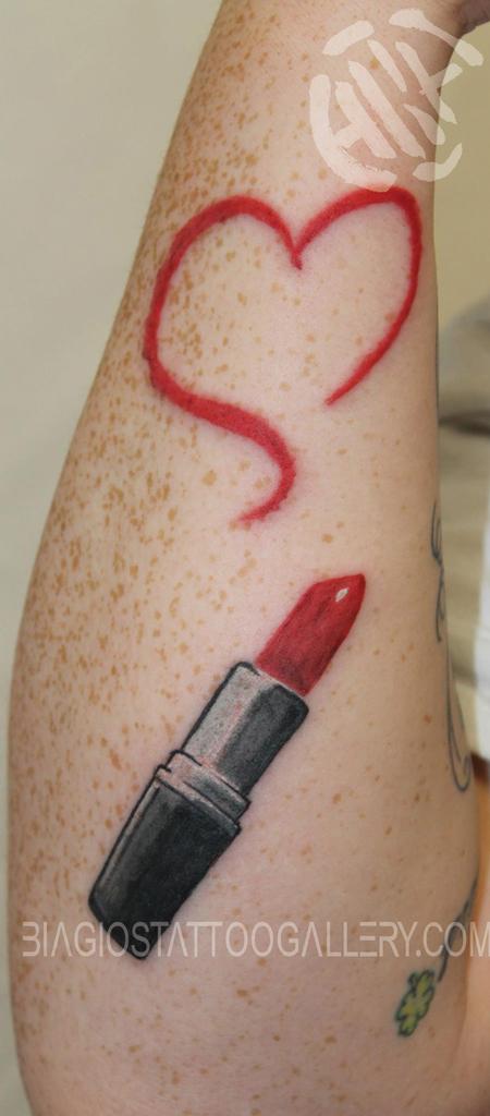 Lipstick tattoo, different placement and color added | Lipstick tattoos,  Tattoos, Minimalist tattoo