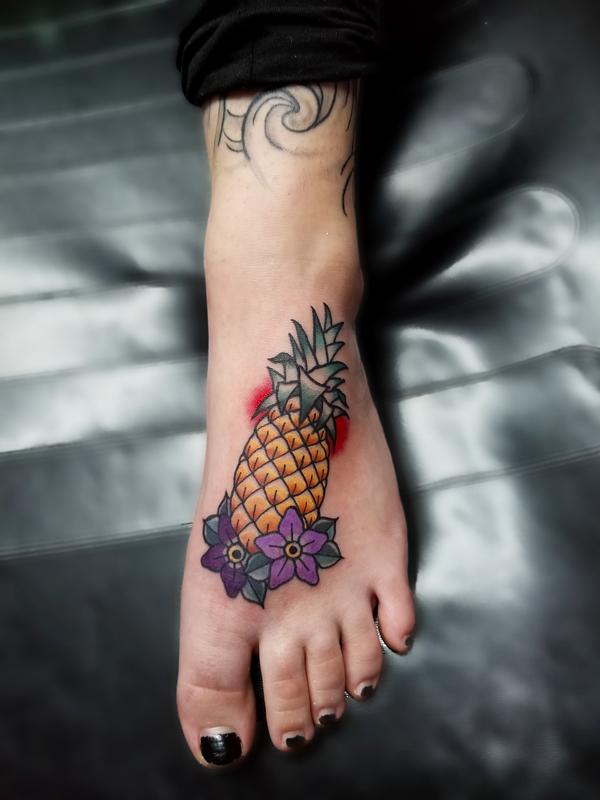 Pineapple Tattoos Are The New Tropical Summer Ink Trend  We Want A Slice   PopBuzz