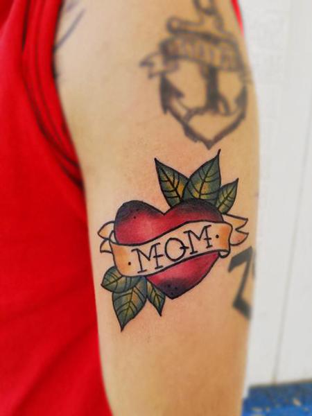 40 Traditional Mom Tattoo Designs for Men [2024 Guide] | Mom tattoo  designs, Traditional heart tattoos, Mom heart tattoo