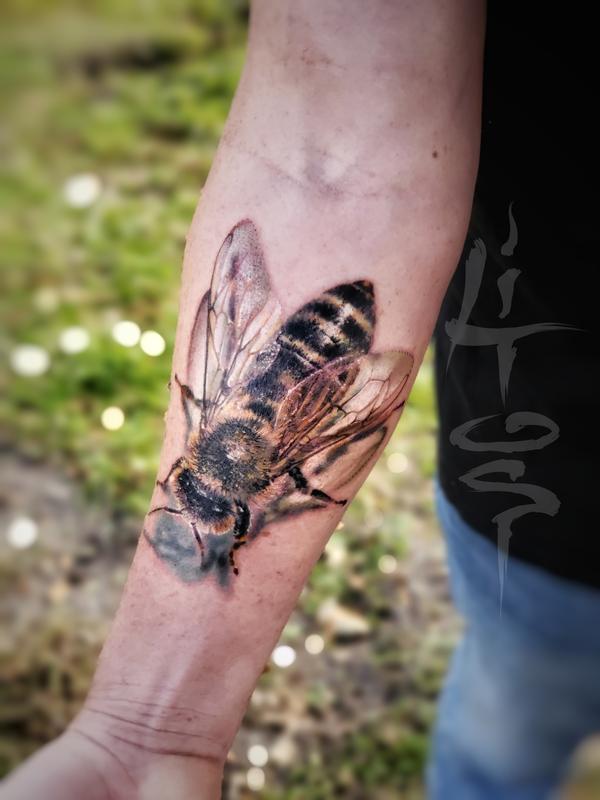 40 BuZZin Bee Tattoo Designs and Ideas  TattooBlend