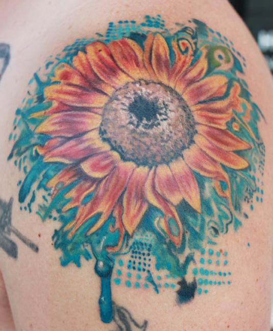 Aggregate more than 86 womens sunflower shoulder tattoo super hot   thtantai2