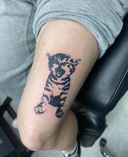 Izzy Tattoo Artist - Cute black cat!