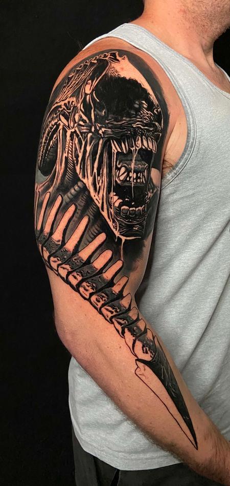 Alien and Predtaor Calf Tattoos by Alan Aldred: TattooNOW